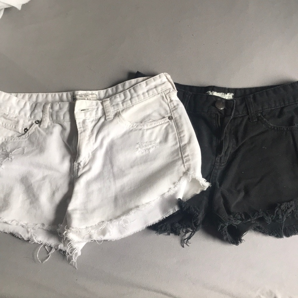 Free People Mid Rise Shorts - Picture 4 of 4